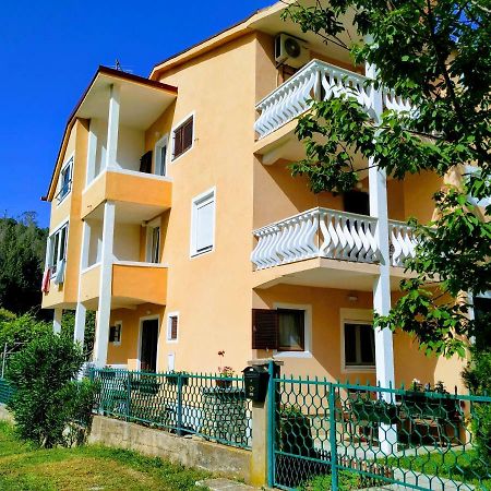 Apartmán Dom Za Odmor J&S Sutomore Exteriér fotografie