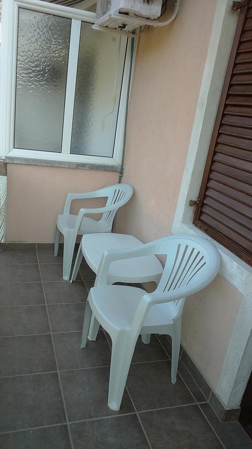 Apartmán Dom Za Odmor J&S Sutomore Exteriér fotografie