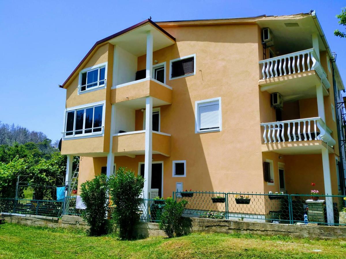 Apartmán Dom Za Odmor J&S Sutomore Exteriér fotografie